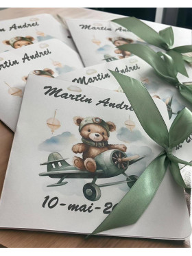 Invitatie botez verde cu urs