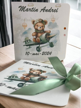 Invitatie botez verde cu urs